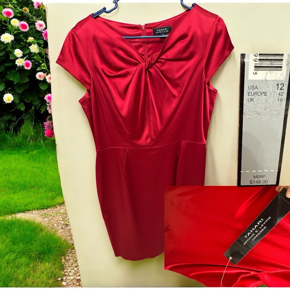 TAHARI Red Silk Dress with Crew Neck for Cocktail